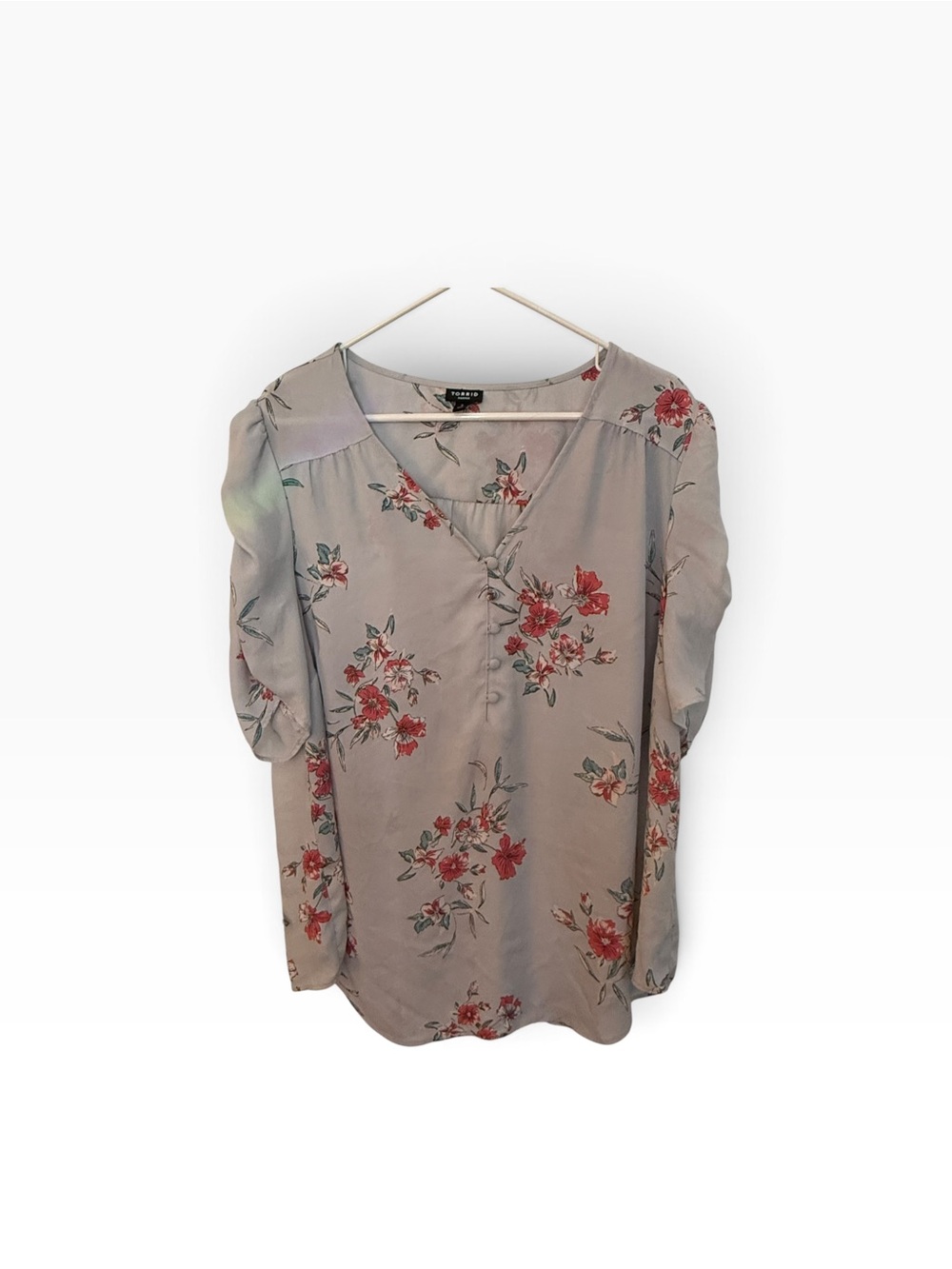 torrid Georgette Floral V-Neck Grey Short Ruched Sleeve Top - Picture 2 of 8